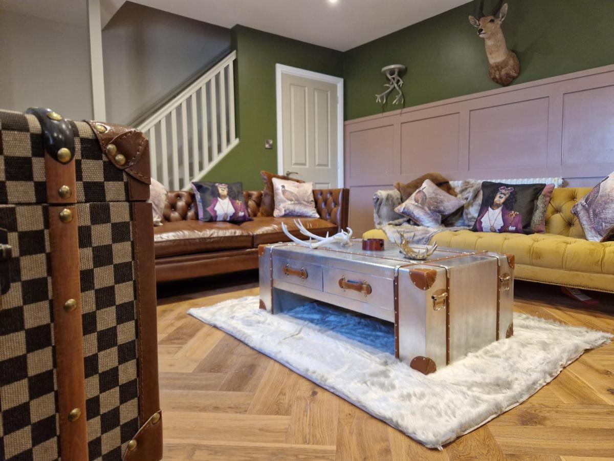 The Hamilton Luxury Let's- The Coach House With Hot Tub * Scorton (Lancashire)