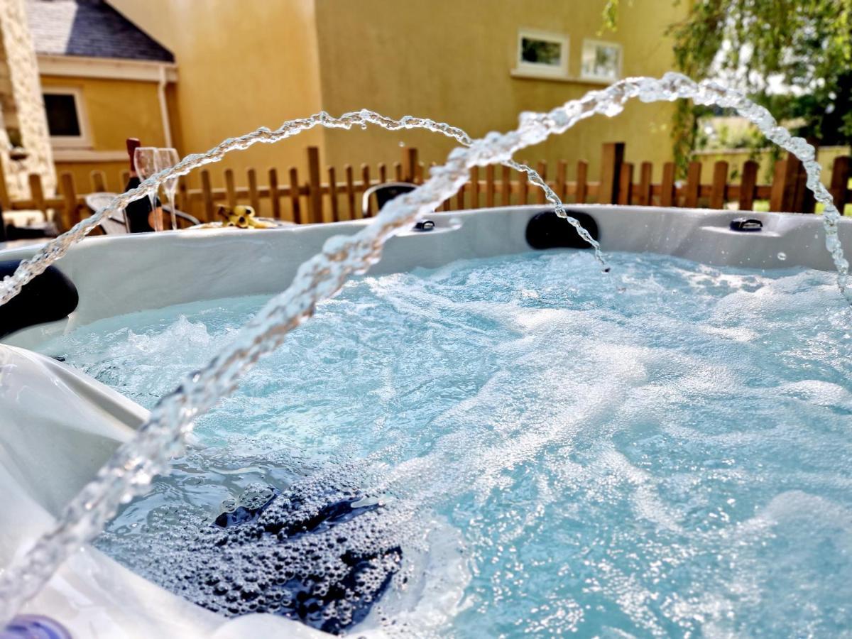 The Hamilton Luxury Let's- The Coach House With Hot Tub * Scorton (Lancashire)