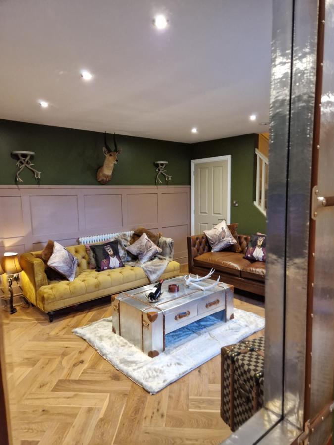 Holiday home The Hamilton Luxury Let's- The Coach House With Hot Tub