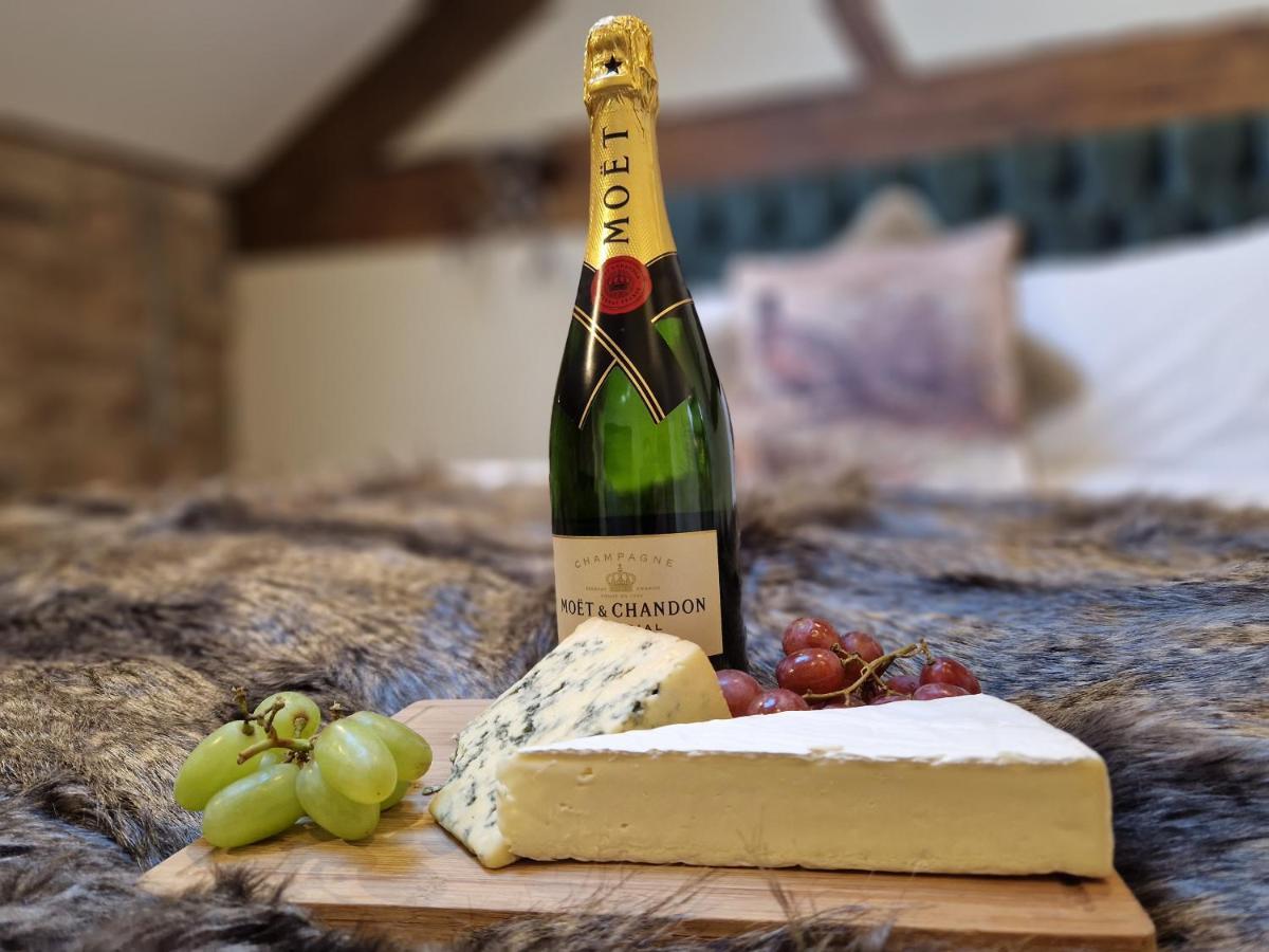The Hamilton Luxury Let's- The Coach House With Hot Tub Holiday home