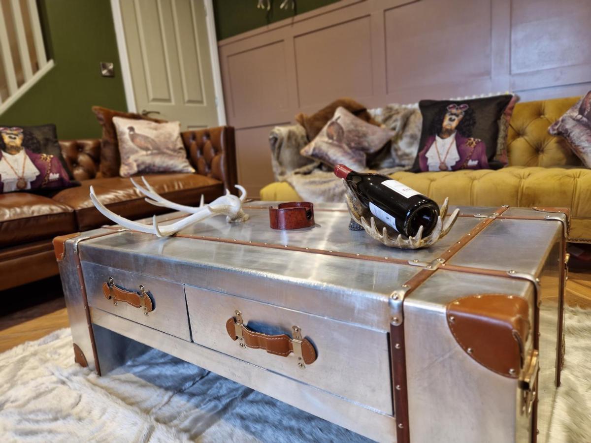 Holiday home The Hamilton Luxury Let's- The Coach House With Hot Tub *