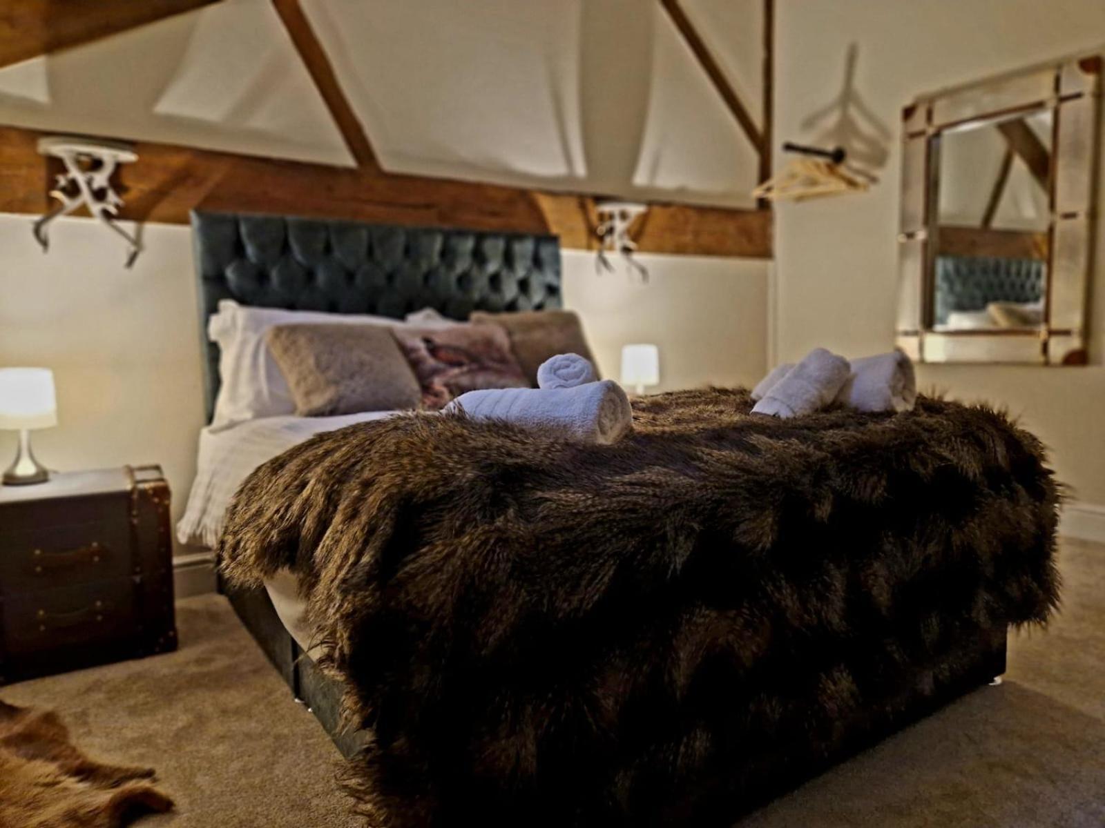 The Hamilton Luxury Let's- The Coach House With Hot Tub Holiday home
