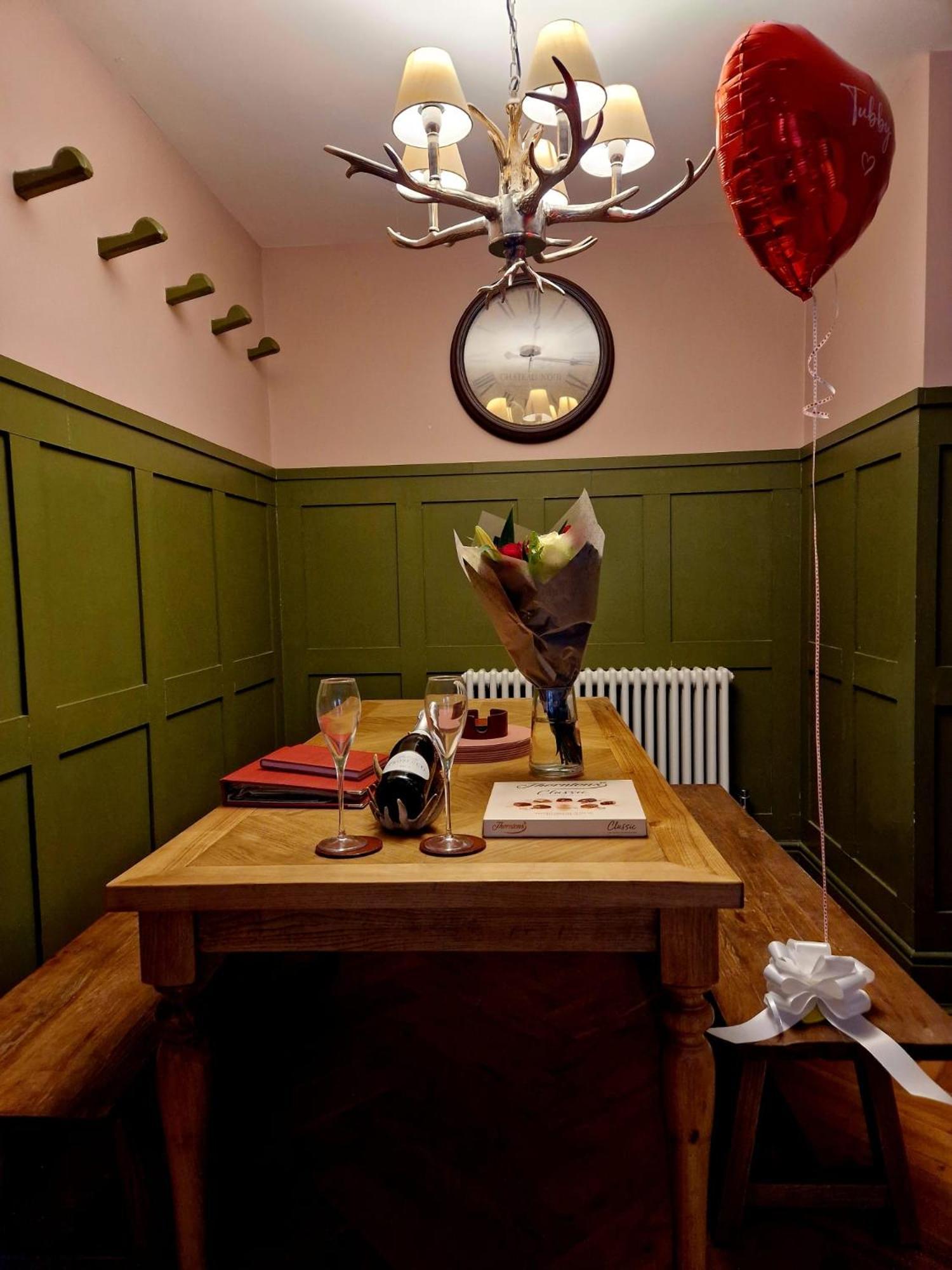 The Hamilton Luxury Let's- The Coach House With Hot Tub Holiday home *