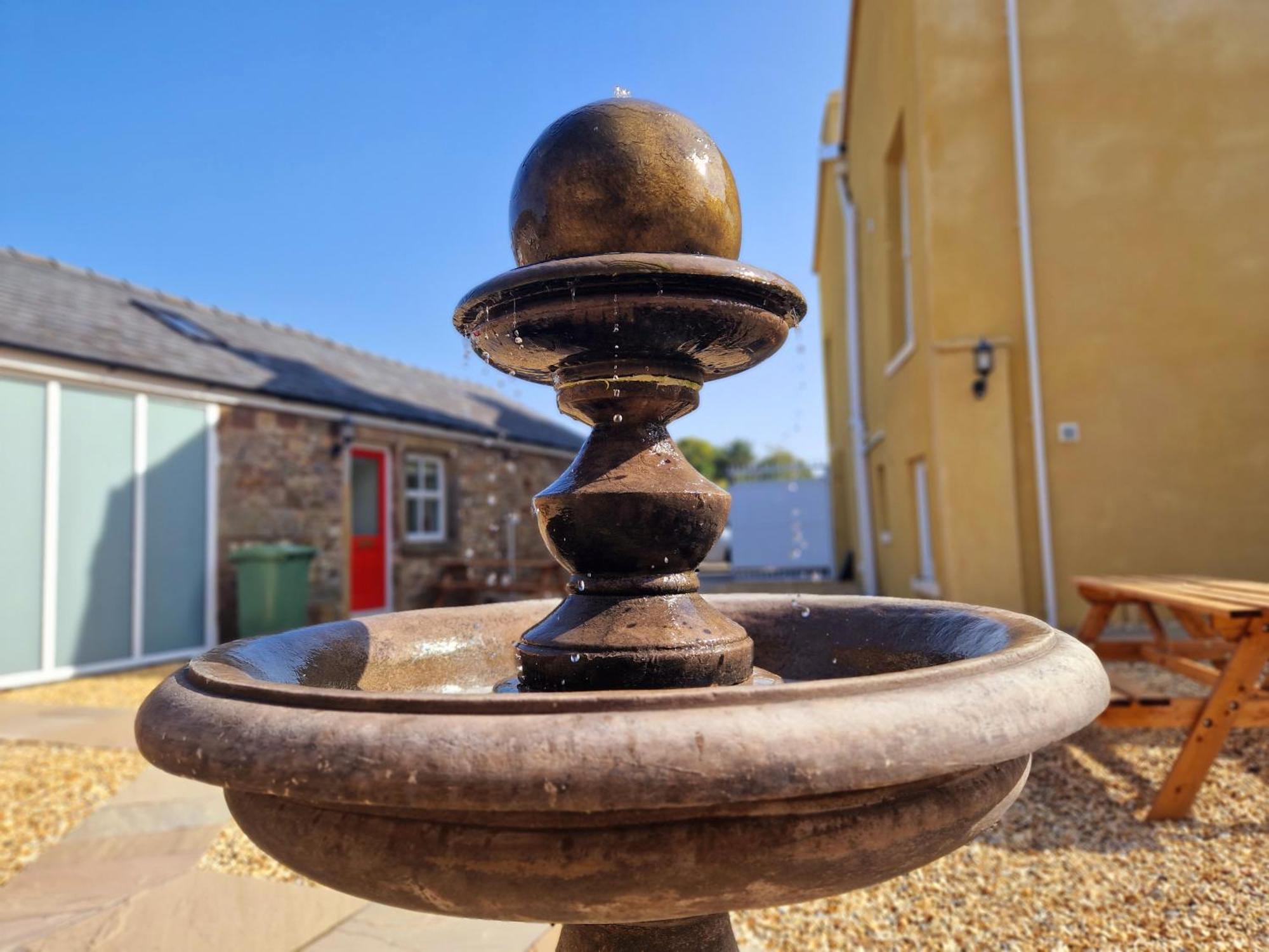The Hamilton Luxury Let's- The Coach House With Hot Tub Holiday home
