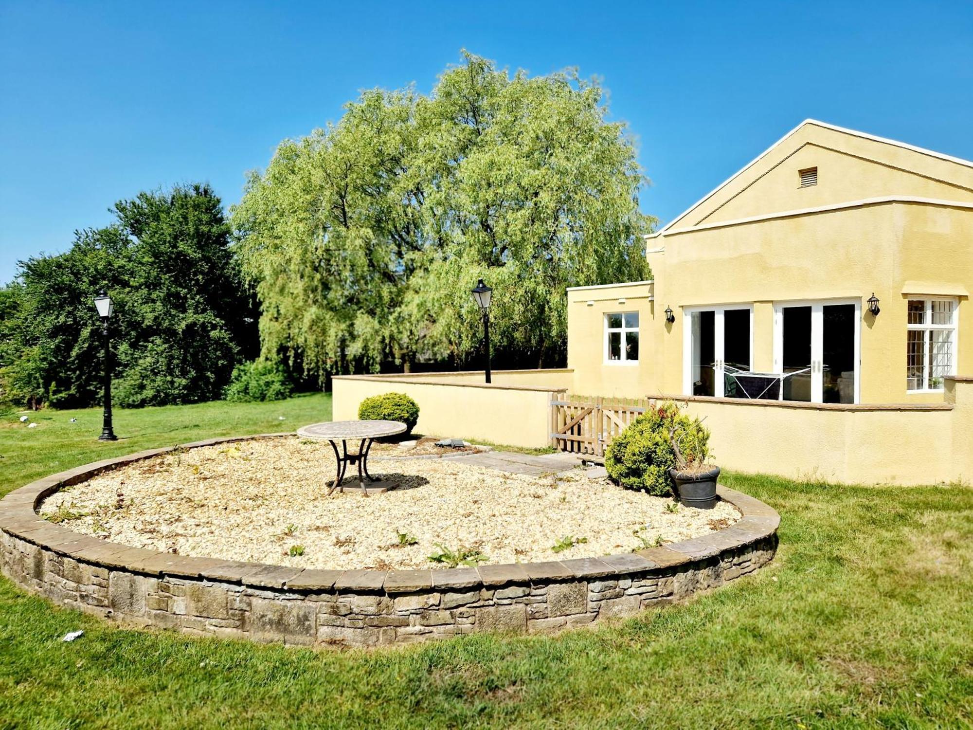 The Hamilton Luxury Let's- The Coach House With Hot Tub *