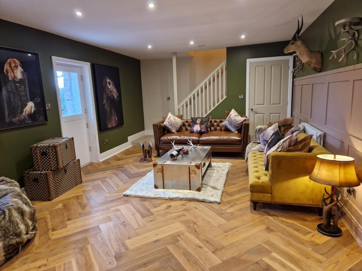 The Hamilton Luxury Let's- The Coach House With Hot Tub * Scorton (Lancashire)
