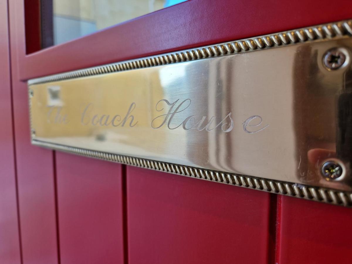 The Hamilton Luxury Let's- The Coach House With Hot Tub Сasa de vacaciones